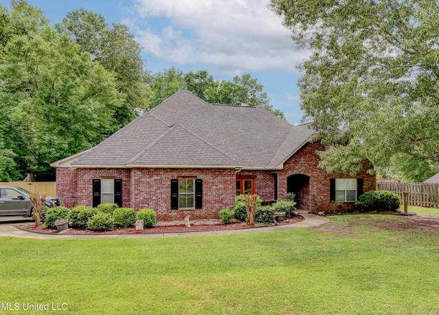 Property at 102 Grand Bear Cir, Vicksburg, MS 39183, 4 beds, 3 baths
