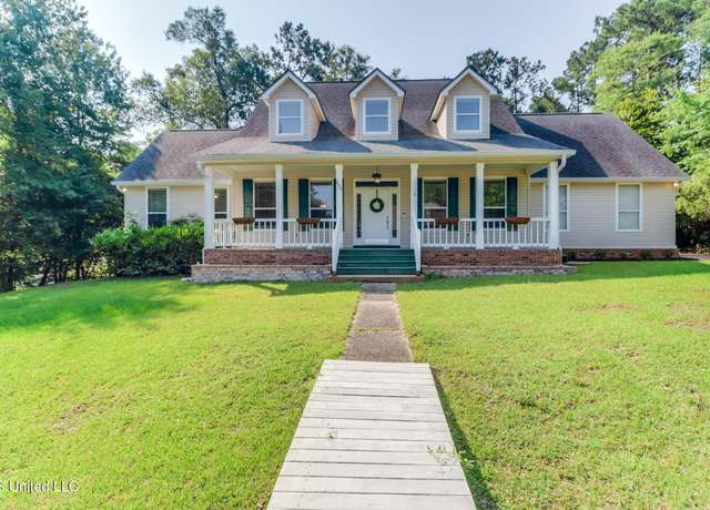 Property at 9520 Kalikimaka Pl, Diamondhead, MS 39525, 4 beds, 4.5 baths