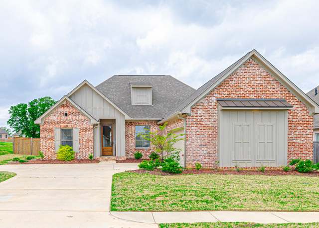 Property at 703 Summerfield Dr, Canton, MS 39046, 4 beds, 3 baths