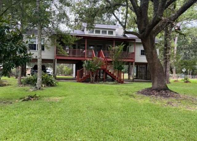 Property at 9005 Simmons Cir, Ocean Springs, MS 39564, 2 beds, 2 baths