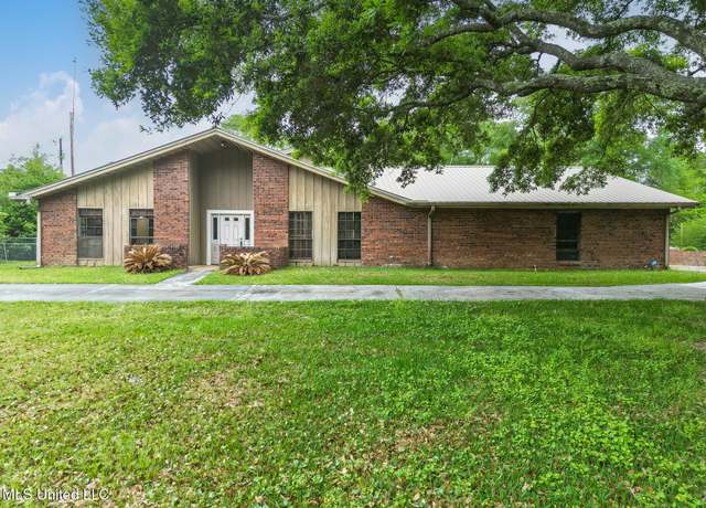 Property at 17141 Robinson Rd, Gulfport, MS 39503, 3 beds, 2.5 baths