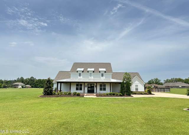 Property at 1019 Woodbridge Dr, Brandon, MS 39047, 5 beds, 3.5 baths