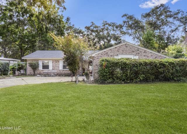 Property at 306 Jamaica Dr, Ocean Springs, MS 39564, 2 beds, 2 baths