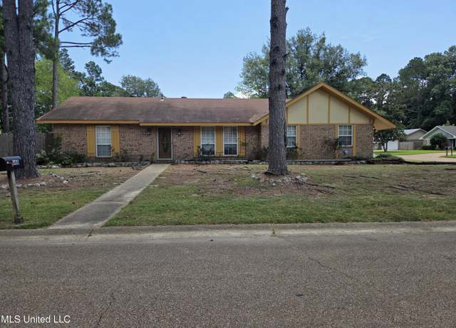 Property at 468 Longwood Trl, Madison, MS 39110, 3 beds, 2 baths