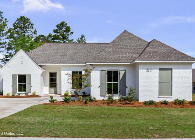 Property at 212 Lakecrest Ln, Madison, MS 39110, 3 beds, 2.5 baths
