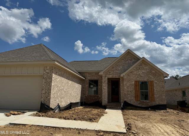 Property at 409 Butternut Dr, Canton, MS 39046, 3 beds, 2 baths