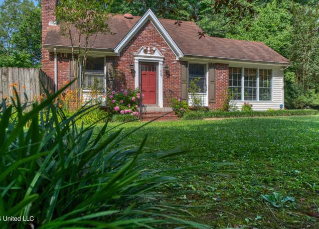 Property at 11007 Horseshoe Bnd, Hernando, MS 38632, 4 beds, 2 baths