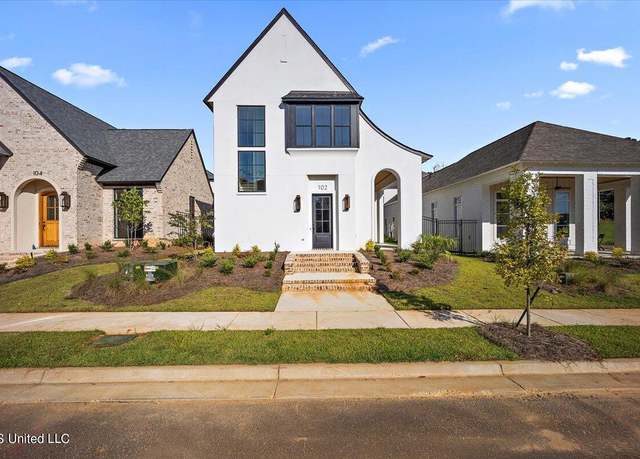 Property at 102 Water St, Madison, MS 39110, 4 beds, 2.5 baths