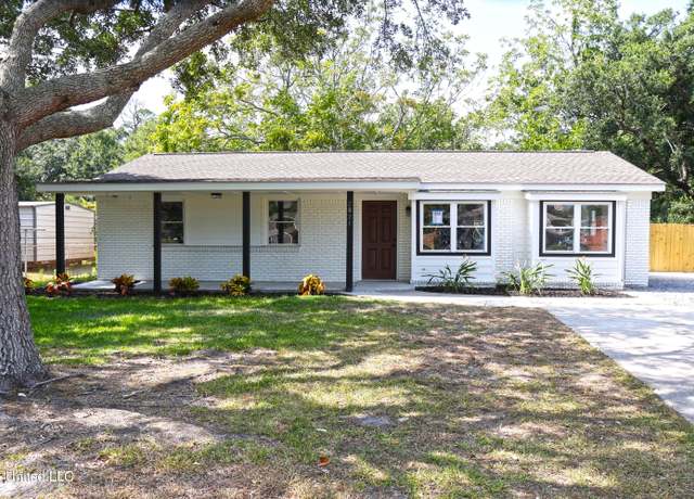 Property at 2821 Pleasant St, Pascagoula, MS 39581, 3 beds, 1 bath