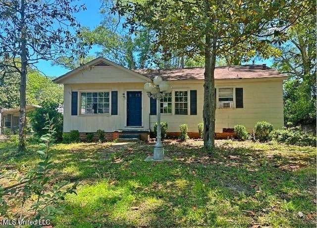 Property at 117 SE 5th Ave, Magee, MS 39111, 3 beds, 1.5 baths