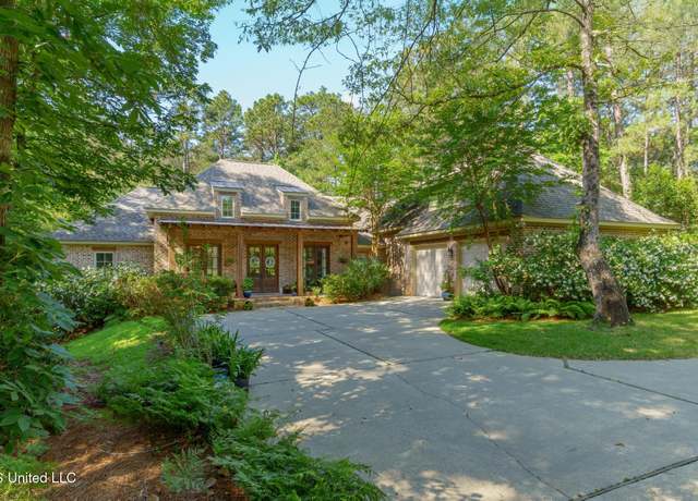 Property at 9 Steep Holw, Hattiesburg, MS 39402, 4 beds, 2.5 baths