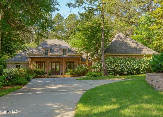 Property at 9 Steep Holw, Hattiesburg, MS 39402, 4 beds, 2.5 baths
