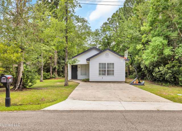 Property at 805 Herlihy St, Waveland, MS 39576, 3 beds, 2 baths