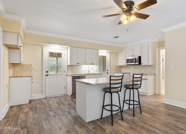 Property at 160 Reeves Rd, Laurel, MS 39443, 4 beds, 3 baths