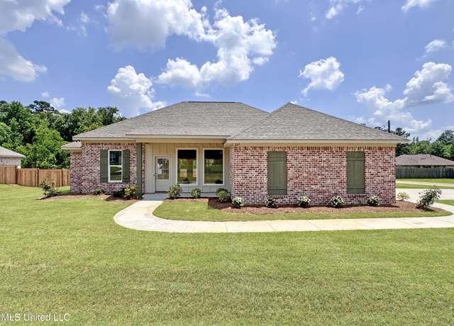 Property at 207 NW Dolly Ln, Magee, MS 39111, 4 beds, 2 baths