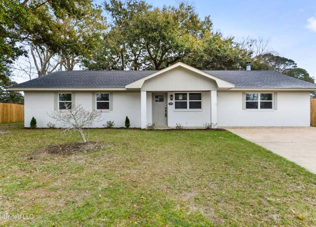 Property at 402 Hunter Dr, Ocean Springs, MS 39564, 3 beds, 2 baths