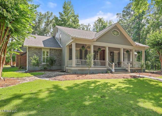 Property at 2 White Oak Pl, Clinton, MS 39056, 4 beds, 3 baths
