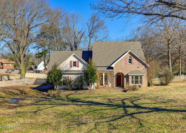 Property at 5840 N Cedar Lake Dr, Walls, MS 38680, 4 beds, 3.5 baths