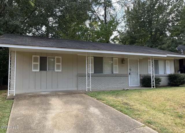 Property at 5585 Queen Eleanor Ln, Jackson, MS 39209, 3 beds, 1.5 baths
