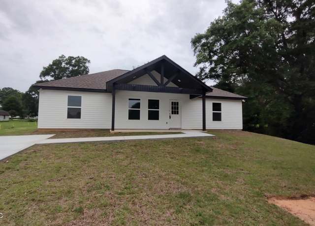 Property at 109 N Barnett St, Poplarville, MS 39470, 3 beds, 2 baths