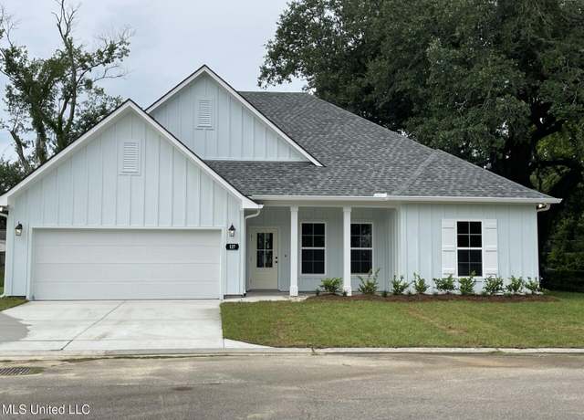 Property at 127 Le Moyne St, Bay Saint Louis, MS 39520, 4 beds, 2 baths