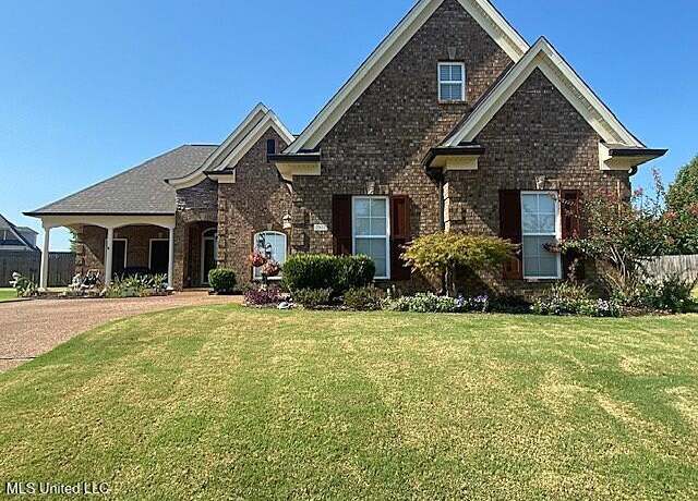 Property at 2911 Huntley Cir, Southaven, MS 38672, 4 beds, 2 baths