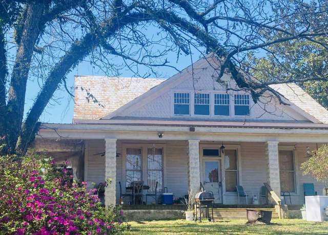 Property at 1520 22nd Avenue Hts, Meridian, MS 39301, 3 beds, 2 baths