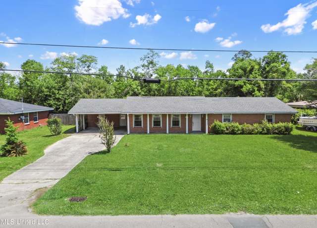 Property at 223 Felicity St, Bay Saint Louis, MS 39520, 3 beds, 2 baths