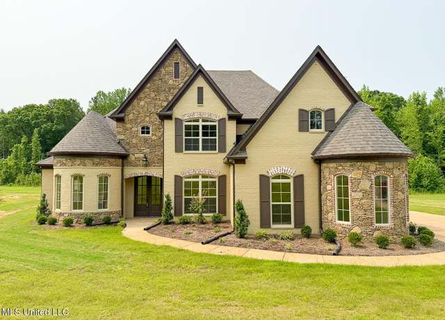 Property at 145 Poplar Ln, Holly Springs, MS 38635, 5 beds, 3 baths