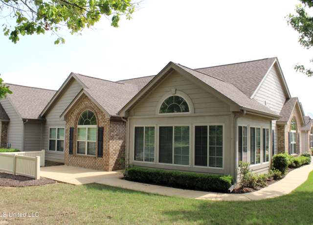 Property at 8645 Parkview Oaks Cir, Olive Branch, MS 38654, 3 beds, 2 baths