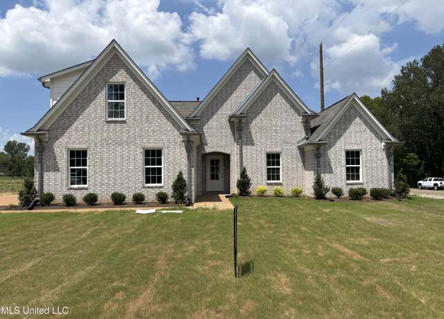 Property at 966 Buttermilk Dr, Nesbit, MS 38651, 4 beds, 3 baths