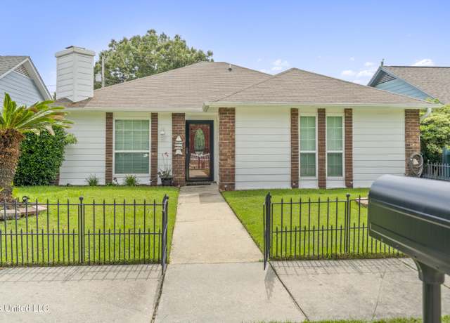 Property at 174 Briarfield Ave, Biloxi, MS 39531, 3 beds, 2 baths