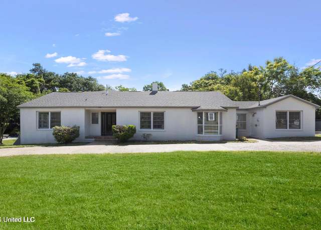 Property at 140 Azalea Dr, Biloxi, MS 39530, 4 beds, 3 baths