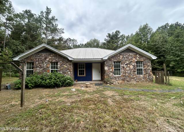Property at 182 Chulahoma Rd, Holly Springs, MS 38635, 3 beds, 2 baths