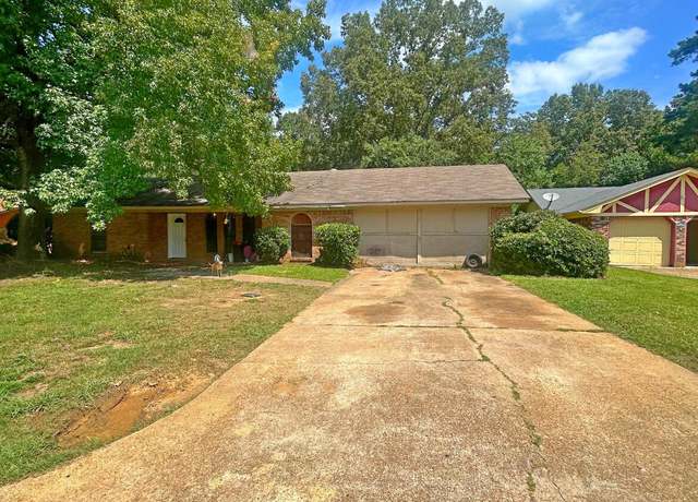 Property at 5268 Brookhollow Dr, Jackson, MS 39212, 3 beds, 2 baths