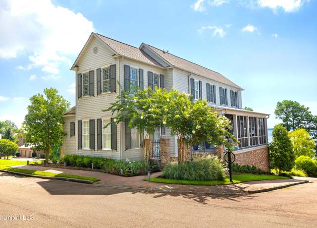 Property at 211 N Natchez Dr, Madison, MS 39110, 4 beds, 3.5 baths
