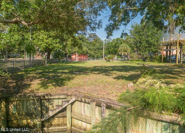 Property at 33 Good St, Bay Saint Louis, MS 39520