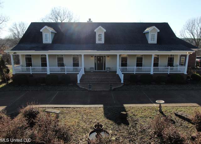 Property at 556 Thomas Rd, Waterford, MS 38685, 4 beds, 3.5 baths