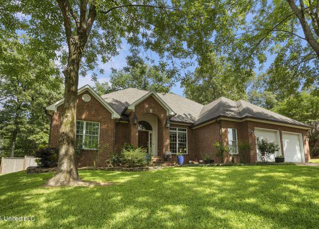 Property at 410 Woodland Hills Ct, Madison, MS 39110, 4 beds, 3 baths
