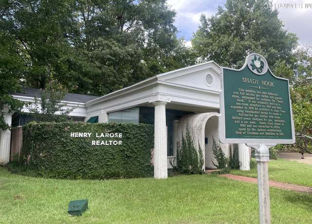 Property at 944 Poplar Blvd, Jackson, MS 39202, 2 beds, 0.5 baths