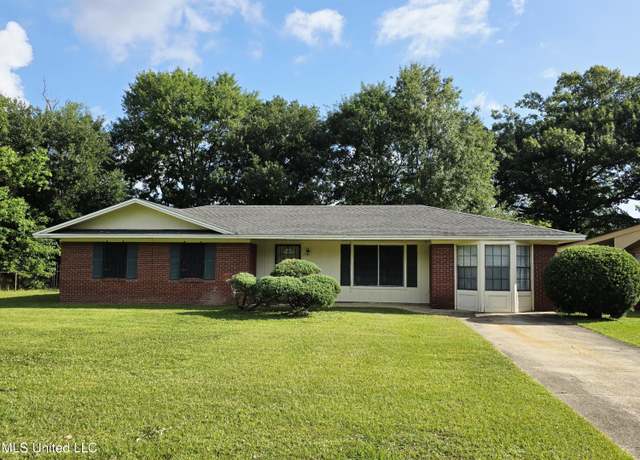 Property at 2501 Woolmarket St, Gulfport, MS 39503, 3 beds, 1.5 baths