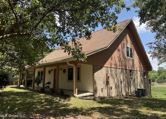 Property at 1517 Oak Leaf Cir, Gautier, MS 39553, 4 beds, 2.5 baths