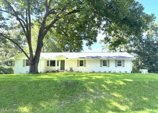 Property at 204 Hurricane Rd, Natchez, MS 39120, 3 beds, 2 baths