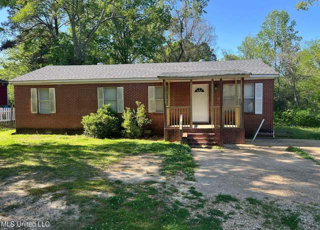 Property at 410 Countryside Rd, Vicksburg, MS 39180, 4 beds, 2 baths