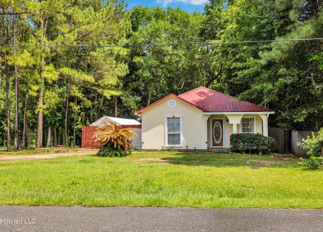 Property at 3005 Robalo Dr, Gautier, MS 39553, 3 beds, 2 baths