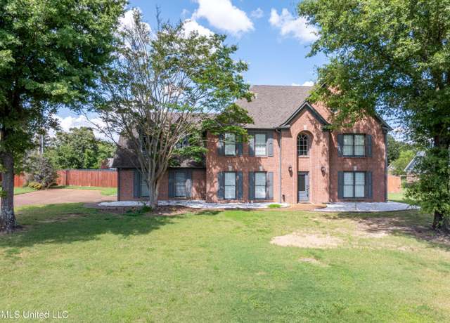 Property at 4740 Henry Dr, Southaven, MS 38672, 5 beds, 3.5 baths
