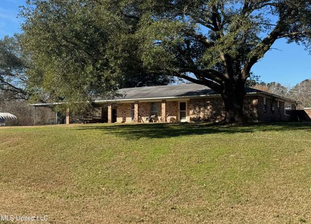 Property at 203 Traceside Dr, Natchez, MS 39120, 4 beds, 3 baths