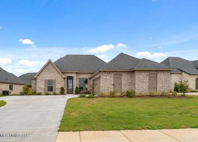 Property at 1016 Kensington Dr, Flowood, MS 39232, 4 beds, 2 baths