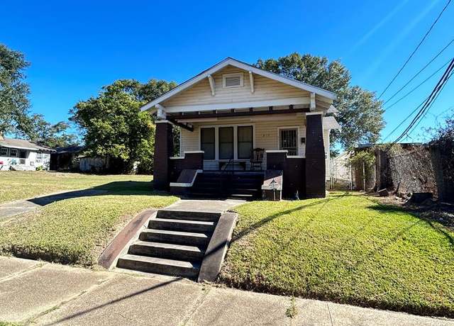 Property at 617 Edgar St, Mccomb, MS 39648, 3 beds, 2 baths