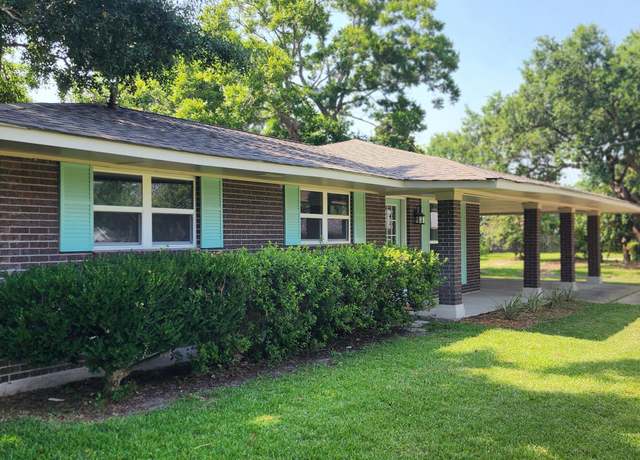 Property at 24 Pecan Dr, Long Beach, MS 39560, 3 beds, 2 baths
